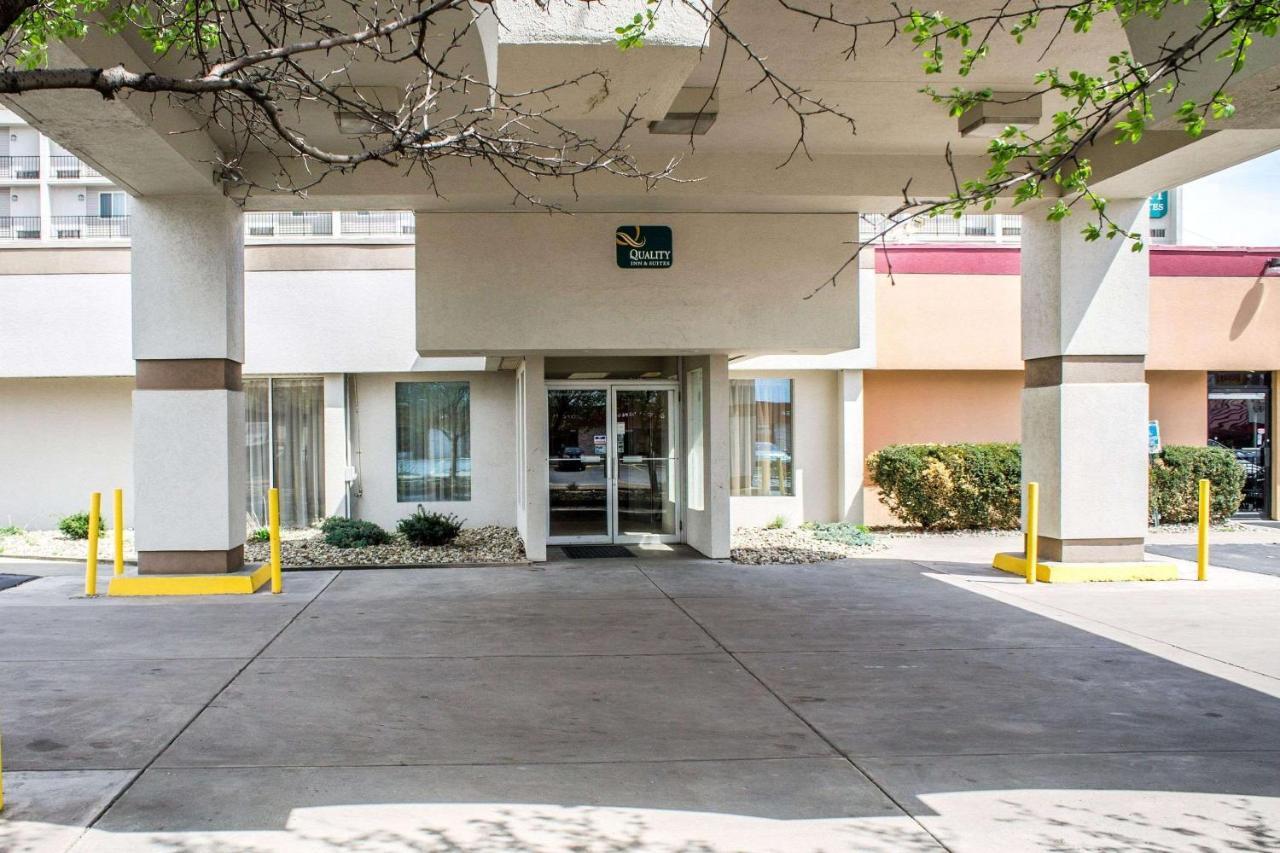 Baymont By Wyndham Youngstown Exterior photo